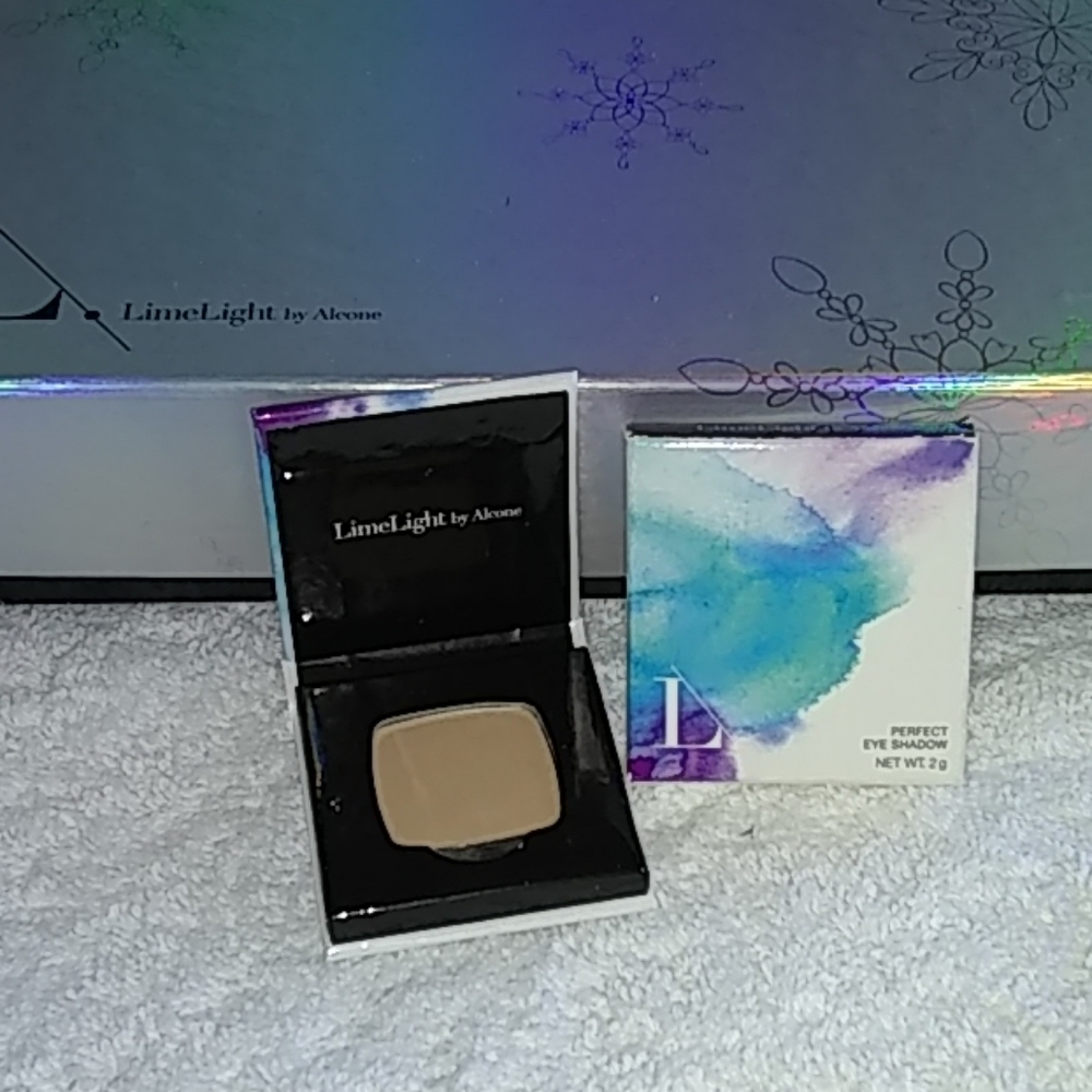 New perfect eyeshadow One Night Sand FIRM PRICE